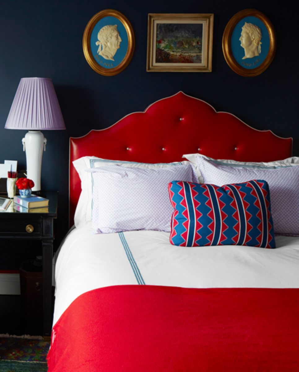 Vous devriez avoir des éléments de rouge et de bleu, des miroirs et des objets arrondis dans la chambre d'un Cancer.